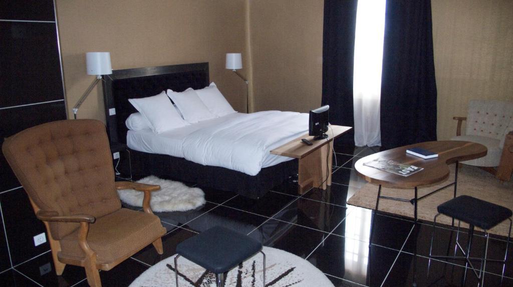 Hotel Saint Trophime Arles Room photo